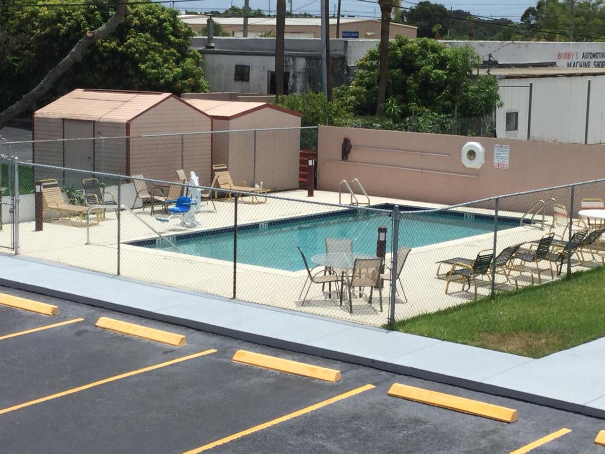 Redfinn Inn Fort Pierce Dış mekan fotoğraf